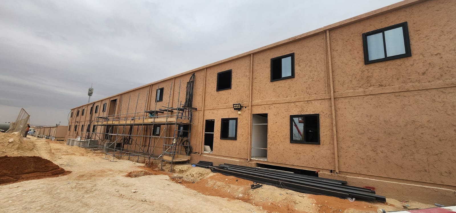 مجمع سكن عمال ومكاتب بورتكابين دورين