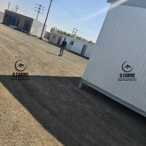 بركس شينكو معزول في موقع ميداني مفتوح